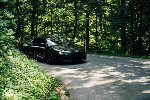 Comment les systèmes de détection d'aquaplanage peuvent-ils améliorer la sécurité sur route mouillée?